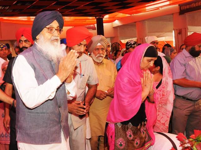Punjab CM Parkash Singh Badal was in Kapurthala to attend the death anniversary of Sant Baba Prem Singh Muraale Wale. HT Photo