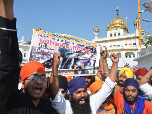 The incident occurred around 2pm, hours after the ceremony to commemorate those killed in Operation Bluestar on this day had concluded peacefully at the Akal Takht. HT Photo
