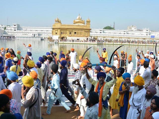 The clash took place well after 5 hours of the conclusion of 31st anniversary of 'Operation Bluestar' at the Akal Takht. Sameer Sehgal/HT