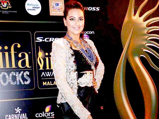 Kuala Lumpur: Bollywood actress Bipasha Basu arrives on the "green carpet" for the IIFA Rocks! concert as part of the three-day long International Indian Film Academy (IIFA) awards in Kuala Lumpur, Malaysia on Friday. (PTI Photo)