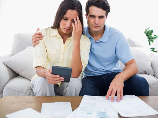 The-research-says-that-contrary-to-the-belief-that-people-usually-don-t-bite-the-hand-that-feeds-them-partners-who-are-financially-dependent-on-their-partners-are-more-likely-to-cheat-on-them-Shutterstock The-research-says-that-contrary-to-the-belief-that-people-usually-don-t-bite-the-hand-that-feeds-them-partners-who-are-financially-dependent-on-their-partners-are-more-likely-to-cheat-on-them-Shutterstock