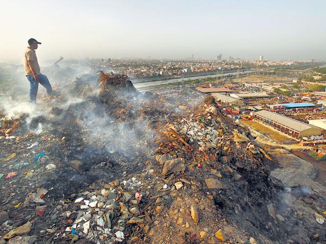 The-Ghazipur-sanitary-landfill-site-still-continues-to-cater-to-the-entire-waste-load-of-East-Delhi-and-is-a-menace-Virendra-Gosain-HT-Photo