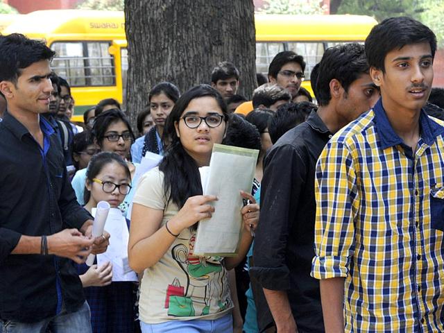 CBSE imposes strict dress code for AIIPMT re-test, no buttons or shoes ...