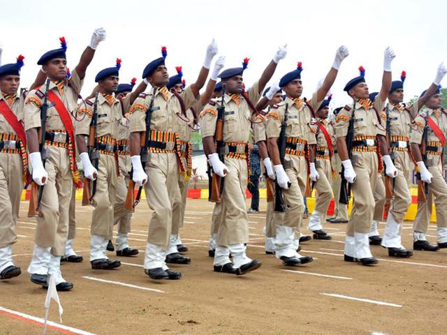 The passing out parade of the jawans of 82 Railway Protection Special Force was held at BSF Grounds in Indore on Monday. (Arun Mondhe/HT photo)