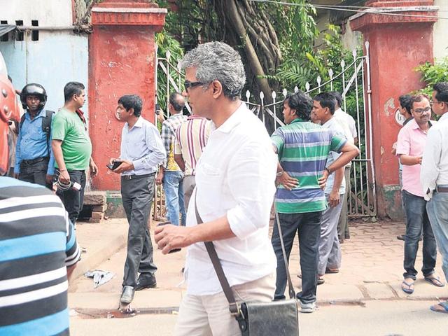 Suman-Mukhopadhyay-in-front-of-3-Robinson-Street-on-Tuesday-Prateek-Choudhury-HT-PHOTO Suman-Mukhopadhyay-in-front-of-3-Robinson-Street-on-Tuesday-Prateek-Choudhury-HT-PHOTO