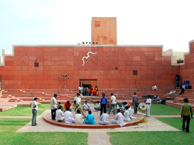 Jawahar Kala Kendra (1986–1992) has two conflicting sets of mythic ideas and images: Ancient Navagraha and the newest myths of science and progress. (Wikipedia Commons)