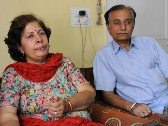 Accident-victim-Shashi-Verma-with-her-husband-at-their-residence-in-Sector-48-Chandigarh-After-the-mishap-Shashi-cannot-use-her-right-arm-while-her-sister-in-law-is-bedridden-Gurminder-Singh-HT Accident-victim-Shashi-Verma-with-her-husband-at-their-residence-in-Sector-48-Chandigarh-After-the-mishap-Shashi-cannot-use-her-right-arm-while-her-sister-in-law-is-bedridden-Gurminder-Singh-HT