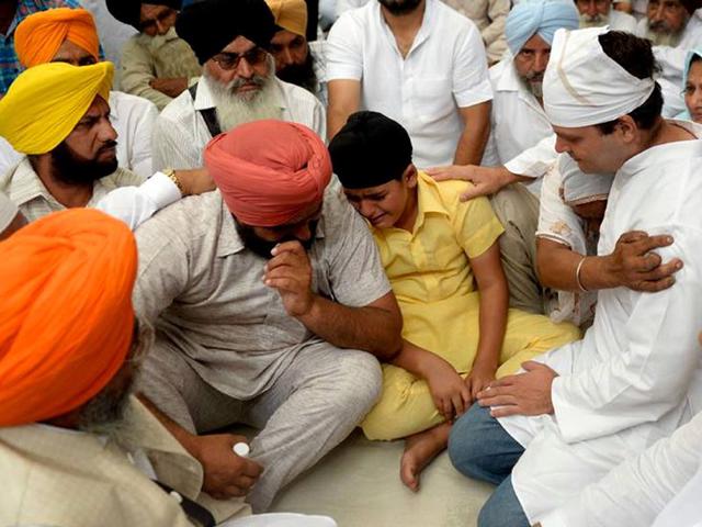 Surjit Singh has met Rahul Gandhi on his visit to Punjab last month. HT Photo