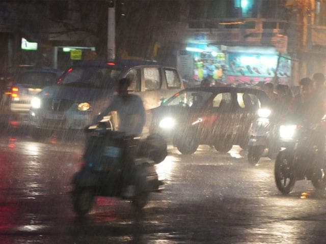 After a sunny day, light showers lashed Bhopal in the evening on Thursday. (HT photo)