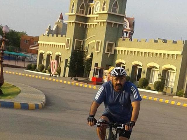 Malayalam-superstar-Mohanlal-cycles-around-Ramoji-Film-City-Hyderabad-Mohanlal-Twitter