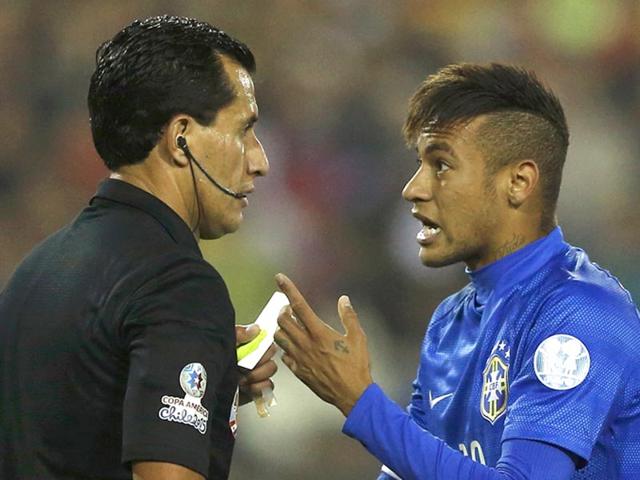 Brazil-s-Neymar-argues-with-referee-Enrique-Osses-after-receiving-a-yellow-card-during-the-first-round-Copa-America-2015-soccer-match-against-Colombia-at-Estadio-Monumental-David-Arellano-in-Santiago-Chile-on-June-17-2015-Brazil-lost-0-1-Reuters-Photo