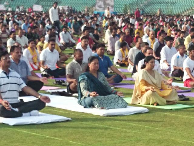 Rajasthan chief minsiter Vasundhara Raje performs yoga in Jaipur. (Himanshu Vyas/HT Photo)