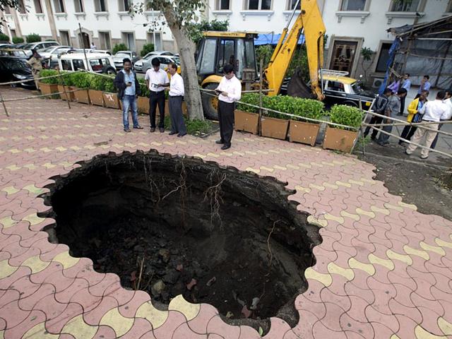 A-footpath-on-the-Minoo-Desai-Road-caved-in-after-a-retaining-wall-near-Radio-Club-at-Colaba-collapsed-HT-photo-Kunal-Patil A-footpath-on-the-Minoo-Desai-Road-caved-in-after-a-retaining-wall-near-Radio-Club-at-Colaba-collapsed-HT-photo-Kunal-Patil