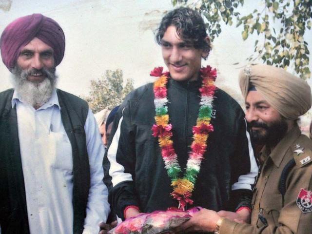 File Photo of basketball player Satnam Singh being honured at a function. HT/Photo