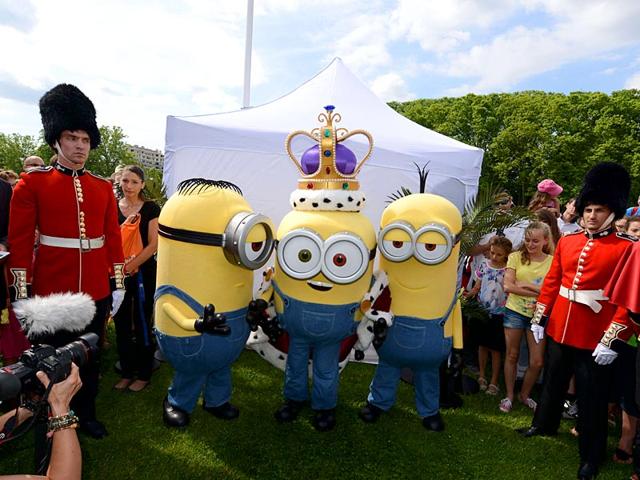 All hail King Bob: Kevin, Bob and Stuart are treated as animation royalty as they arrive at the Bonlieu cultural centre during the International Animation Film Festival in French Alps. (AFP photo)