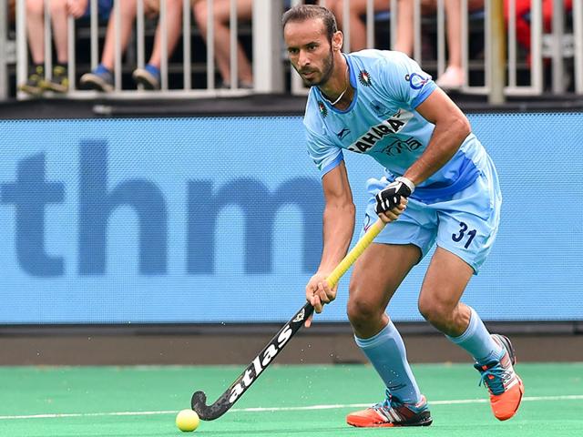 Birendra-Lakra-and-Ramandeep-Singh-above-got-onto-the-scoresheet-for-India-against-the-Australians-in-the-Hockey-World-League-Semifinal-pool-match-at-the-Brasschaat-Municipal-Park-on-June-28-2015-AFP-Photo