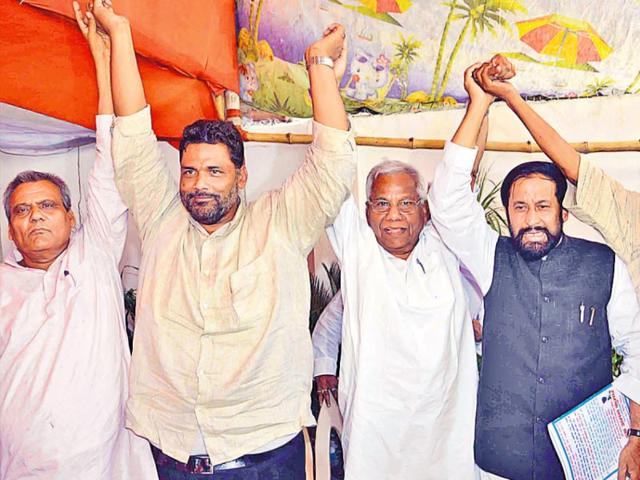 Pro-Mandal-leaders-at-a-meeting-in-Patna-on-Sunday-AP-Dube-HT-Photo Pro-Mandal-leaders-at-a-meeting-in-Patna-on-Sunday-AP-Dube-HT-Photo