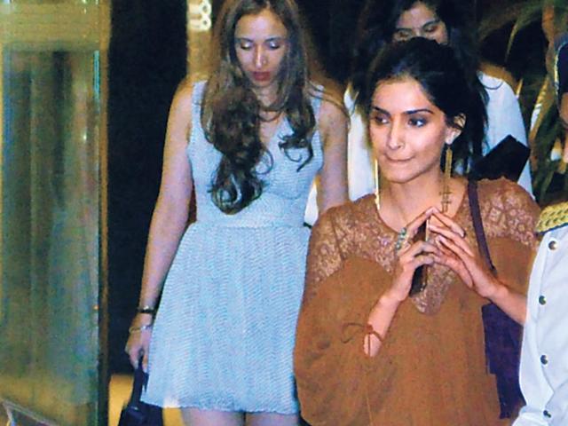 Sonam Kapoor also attended cousin Arjun Kapoor's birthday bash. (Photo: Yogen Shah/HT)