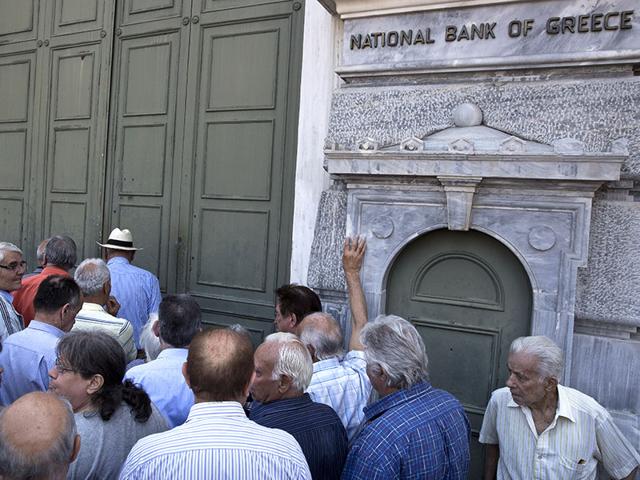 An-elderly-man-is-crying-outside-a-national-bank-branch-as-pensioners-queue-to-get-their-pensions-with-a-limit-of-120-euros-in-Thessaloniki-on-3-July-2015-AFP-Photo An-elderly-man-is-crying-outside-a-national-bank-branch-as-pensioners-queue-to-get-their-pensions-with-a-limit-of-120-euros-in-Thessaloniki-on-3-July-2015-AFP-Photo