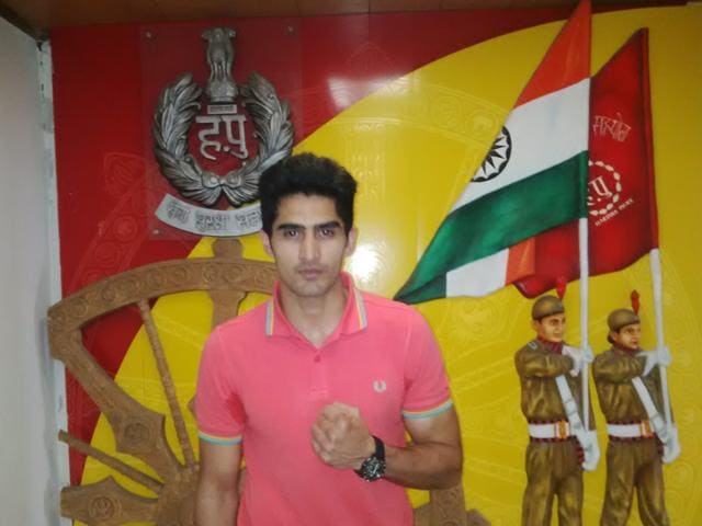 Vijender-to-go-pro-meets-DGP-at-Haryana-police-headquarters Vijender-to-go-pro-meets-DGP-at-Haryana-police-headquarters