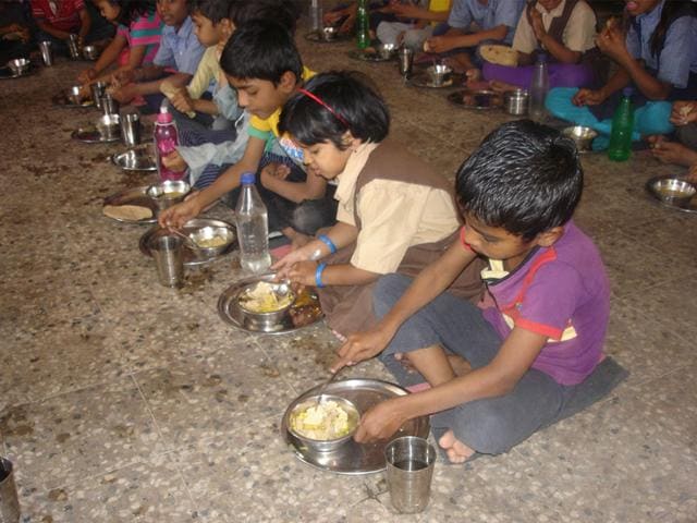 Mid-day-meal-is-served-to-more-than-one-lakh-children-at-1-793-primary-and-middle-schools-in-Indore-every-day-HT-photo Mid-day-meal-is-served-to-more-than-one-lakh-children-at-1-793-primary-and-middle-schools-in-Indore-every-day-HT-photo