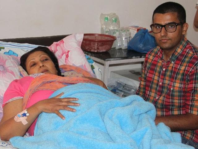 Folk-singer-Ranjeet-Kaur-has-been-admitted-at-Guru-Teg-Bahadur-Hospital-due-to-severe-infection-in-her-gall-bladder-JS-Grewal-HT Folk-singer-Ranjeet-Kaur-has-been-admitted-at-Guru-Teg-Bahadur-Hospital-due-to-severe-infection-in-her-gall-bladder-JS-Grewal-HT