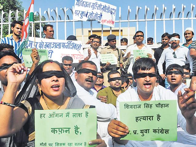 Former-MLA-Paras-Sakhlecha-left-with-RTI-activist-Ajay-Dubey-release-Vyapamgate-a-book-on-the-PEB-scam-in-Bhopal-on-Sunday-HT-Photo-Mujeeb-Faruqui Former-MLA-Paras-Sakhlecha-left-with-RTI-activist-Ajay-Dubey-release-Vyapamgate-a-book-on-the-PEB-scam-in-Bhopal-on-Sunday-HT-Photo-Mujeeb-Faruqui