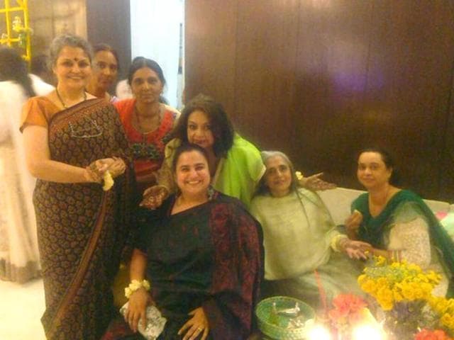 Shahid's mother Neelima Azim with friends and relatives at the sangeet. (Courtesy: Twitter) Shahid's mother Neelima Azim with friends and relatives at the sangeet. (Courtesy: Twitter)