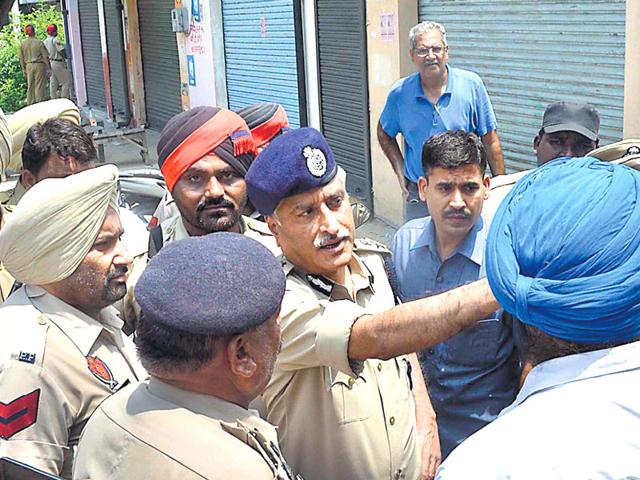 Punjab-DGP-Sumedh-Singh-Saini-centre-a-veteran-of-Punjab-militancy-has-been-on-the-hit-list-of-Khalistani-terrorists-Sameer-Sehgal-HT-file-photo Punjab-DGP-Sumedh-Singh-Saini-centre-a-veteran-of-Punjab-militancy-has-been-on-the-hit-list-of-Khalistani-terrorists-Sameer-Sehgal-HT-file-photo
