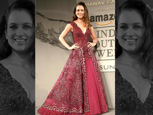 Kangana Ranaut showcases fashion designer Manav Gangwani's creations during Amazon India Couture Week (AICW) 2015 in New Delhi. (IANS photo) 