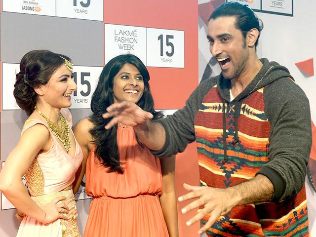 Soha Ali Khan and actor Kunal Kapoor share a joke as they pose after a curtain raiser press conference for the upcoming Lakme Fashion Week Winter/Festive 2015. (AFP Photo/ Indranil Mukherjee) Soha Ali Khan and actor Kunal Kapoor share a joke as they pose after a curtain raiser press conference for the upcoming Lakme Fashion Week Winter/Festive 2015. (AFP Photo/ Indranil Mukherjee)