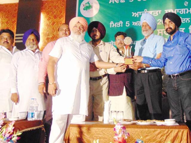 Punjab-water-supply-and-sanitation-minister-Surjit-Singh-Rakhra-launching-the-Swachh-Bharat-Mission-Gramin-in-the-Ferozpur-district-at-a-function-organised-by-the-water-supply-and-sanitation-department-HT-Photo