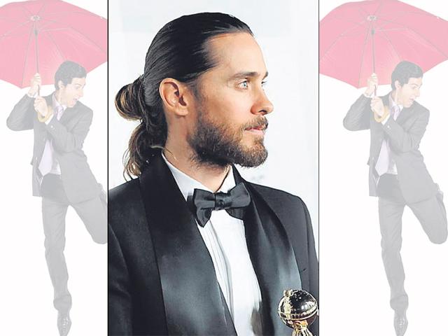 The Man BunAlso known as the mun or the bro bun, this hairstyle is the ideal way to take care of your long locks when it’s humid. It is ideal for guys who have curly, wavy or thick hair. You can either go for the samurai topknot or the mid-height bun. Celebrities like Jared Leto and Kit Harrington have often sported the man bun in style.