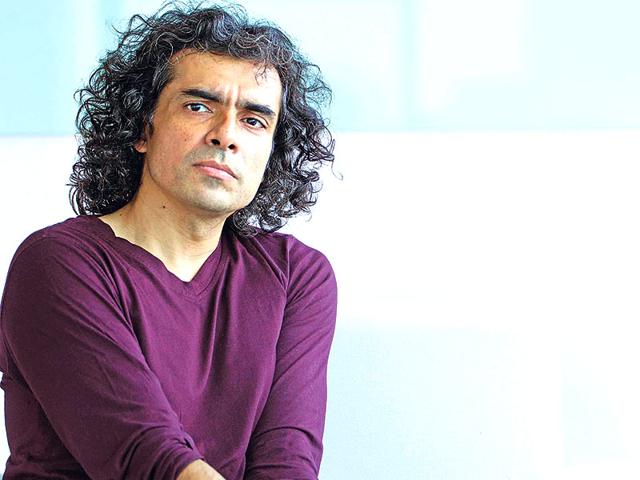 Theres A Delhi University Vibe Between Shah Rukh Me Imtiaz Ali Hindustan Times Shah rukh khan was recently seen with director imtiaz ali for his next film rahnuma starring anushka sharma. theres a delhi university vibe between