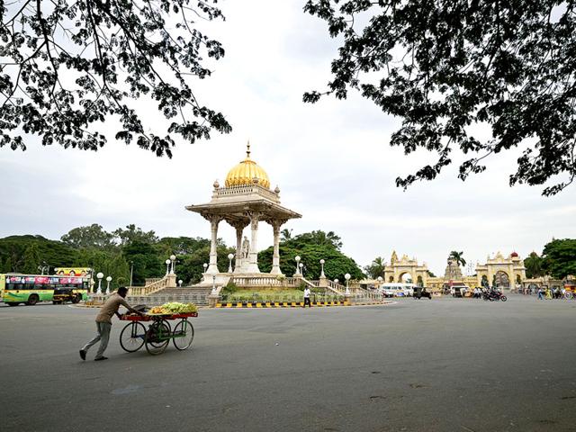 View of Chamaraja Circle (Pavan Kumar KJ/HT Photo)