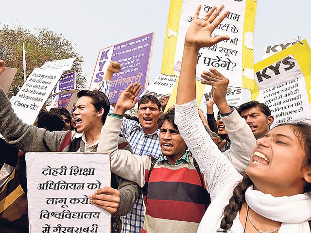 SOL students campaign for starting regular classes.