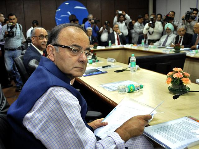 Union-finance-minister-Arun-Jaitley-attends-a-meeting-to-review-the-annual-performance-of-the-Public-Sector-Banks-PSBs-and-Financial-Institutions-FIs-at-SBI-Building-Parliament-Street-New-Delhi-Vipin-Kumar-HT-Photo Union-finance-minister-Arun-Jaitley-attends-a-meeting-to-review-the-annual-performance-of-the-Public-Sector-Banks-PSBs-and-Financial-Institutions-FIs-at-SBI-Building-Parliament-Street-New-Delhi-Vipin-Kumar-HT-Photo
