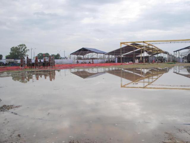 Even venue for Union minister Arun Jaitley visit to Amritsar was drowned under rain water. Sameer Sehgal/HT