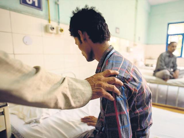 A schizophrenic at a ward of the Institute of Human Behaviour and Allied Science in New Delhi. (Gurinder Osan/HT photos)