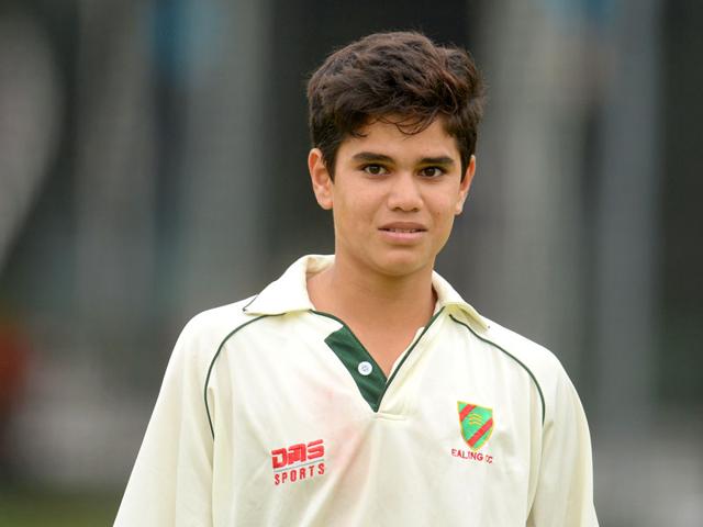 Arjun Tendulkar, son of former Indian cricketer Sachin Tendulkar, during a practice session with England cricketers before the start of the 2nd Ashes Test vs Australia at Lord's, on July 15, 2015. (Reuters Photo)