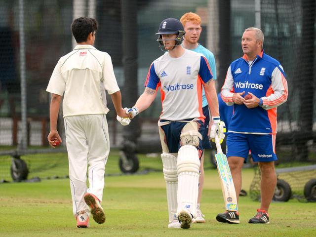 Arjun shakes hands with England's Ben Stokes. (Reuters Photo)