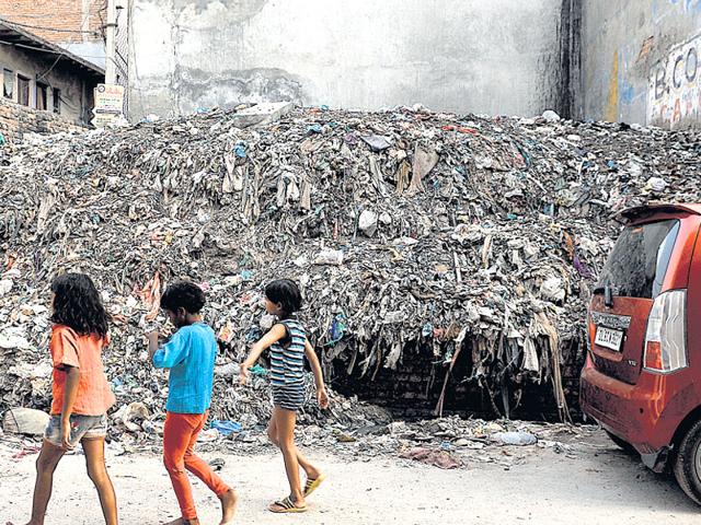 Residents say complaints related to garbage and waterlogging etc made through the app are being attended to promptly. (HT File Photo) Residents say complaints related to garbage and waterlogging etc made through the app are being attended to promptly. (HT File Photo)