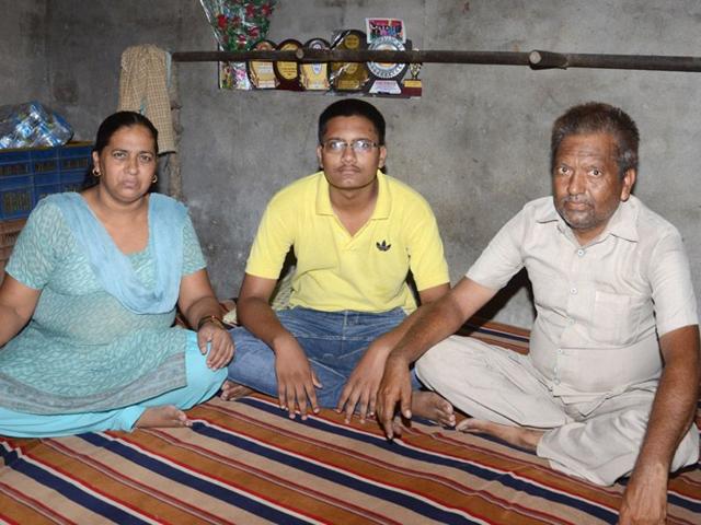 Kushal Kumar Bansal with his family. HT Photo