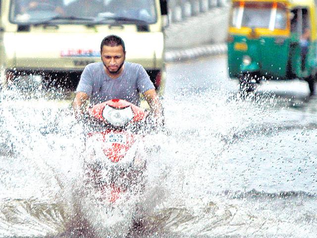 The government has asked Delhi residents to brace up for waterlogging again. (Arun Sharma/ HT Photo) The government has asked Delhi residents to brace up for waterlogging again. (Arun Sharma/ HT Photo)