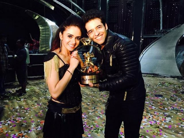Himmanshoo-Amruta win the Nach Baliye 7 trophy. (PR Agency) Himmanshoo-Amruta win the Nach Baliye 7 trophy. (PR Agency)