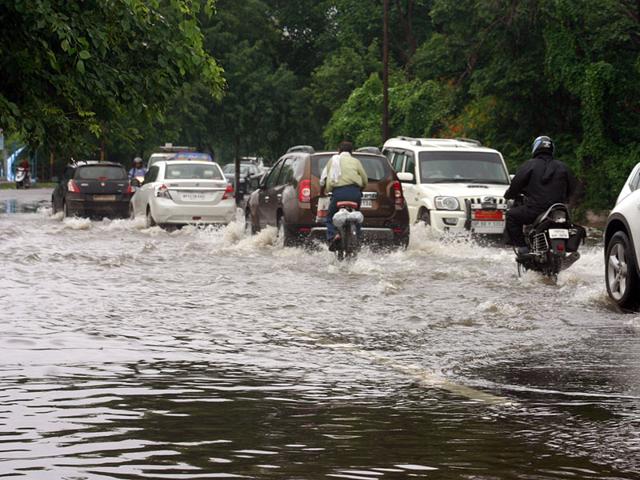 30 Hours Rain Puts Indore Knee Deep Into Trouble Hindustan Times The geography of indore is an eye opener on the climate of indore as well as other physiographic factors about indore that shape the weather. 30 hours rain puts indore knee deep
