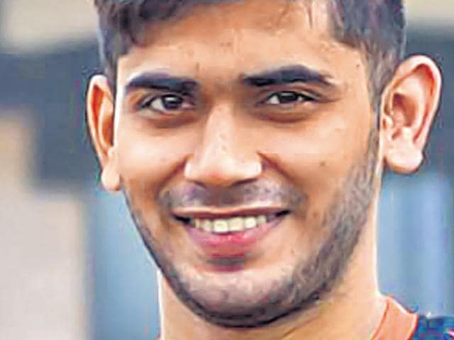 21-year-old U Mumba Pro-Kabaddi League (PKL) player Onkar Jadhav chose Kabaddi over the chance to appear in a Marathi movie last year. (HT Photo) 21-year-old U Mumba Pro-Kabaddi League (PKL) player Onkar Jadhav chose Kabaddi over the chance to appear in a Marathi movie last year. (HT Photo)