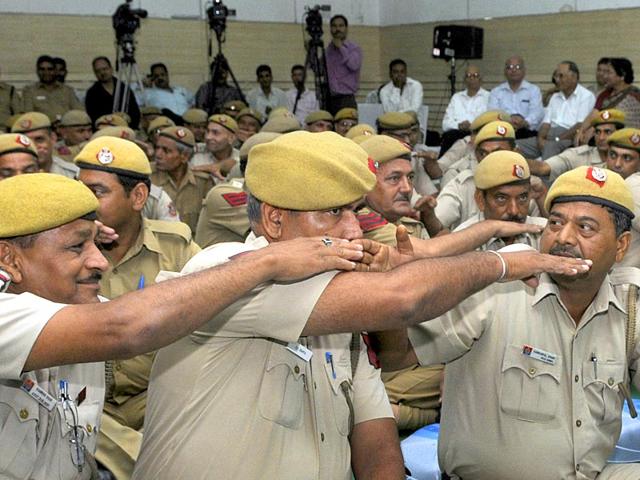 At least two Delhi Police constables lodged complaints of criminal defamation against CM Arvind Kejriwal came under fire after he allegedly labelled the cops 'thullas'. (Sushil Kumar/HT File Photo) At least two Delhi Police constables lodged complaints of criminal defamation against CM Arvind Kejriwal came under fire after he allegedly labelled the cops 'thullas'. (Sushil Kumar/HT File Photo)