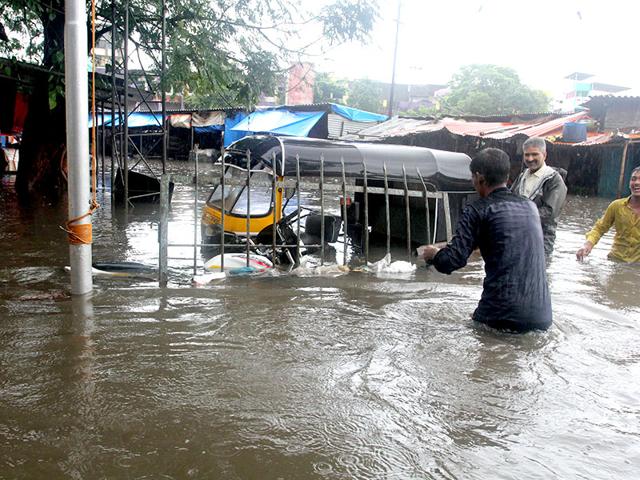 Hc Tells Imd To Update Mumbai On Weather Every 4 Hrs Hindustan Times Death toll in kurar wall collapse touches 26. hc tells imd to update mumbai on