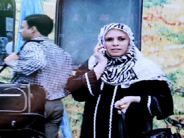 Yakub Memon's wife Raheen and family arrived in Nagpur by the Duronto Express from Mumbai and approached the jail authorities to meet Memon. (HT photo: Sunny Shende) Yakub Memon's wife Raheen and family arrived in Nagpur by the Duronto Express from Mumbai and approached the jail authorities to meet Memon. (HT photo: Sunny Shende)
